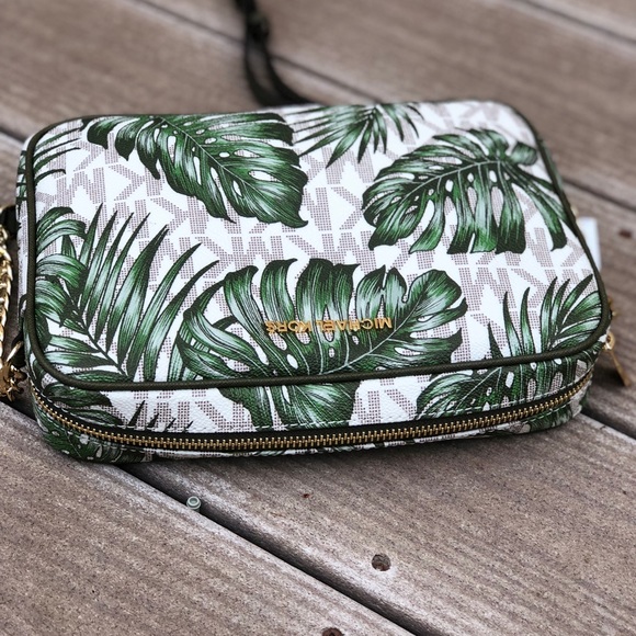 Authentic Michael Kors jet set chain crossbody - Picture 3 of 7